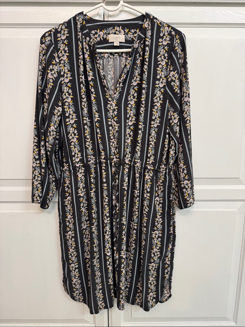 LOFT Floral Stripe V-Neck Tie-Waist Midi Dress with Pockets. Cottagecore size L